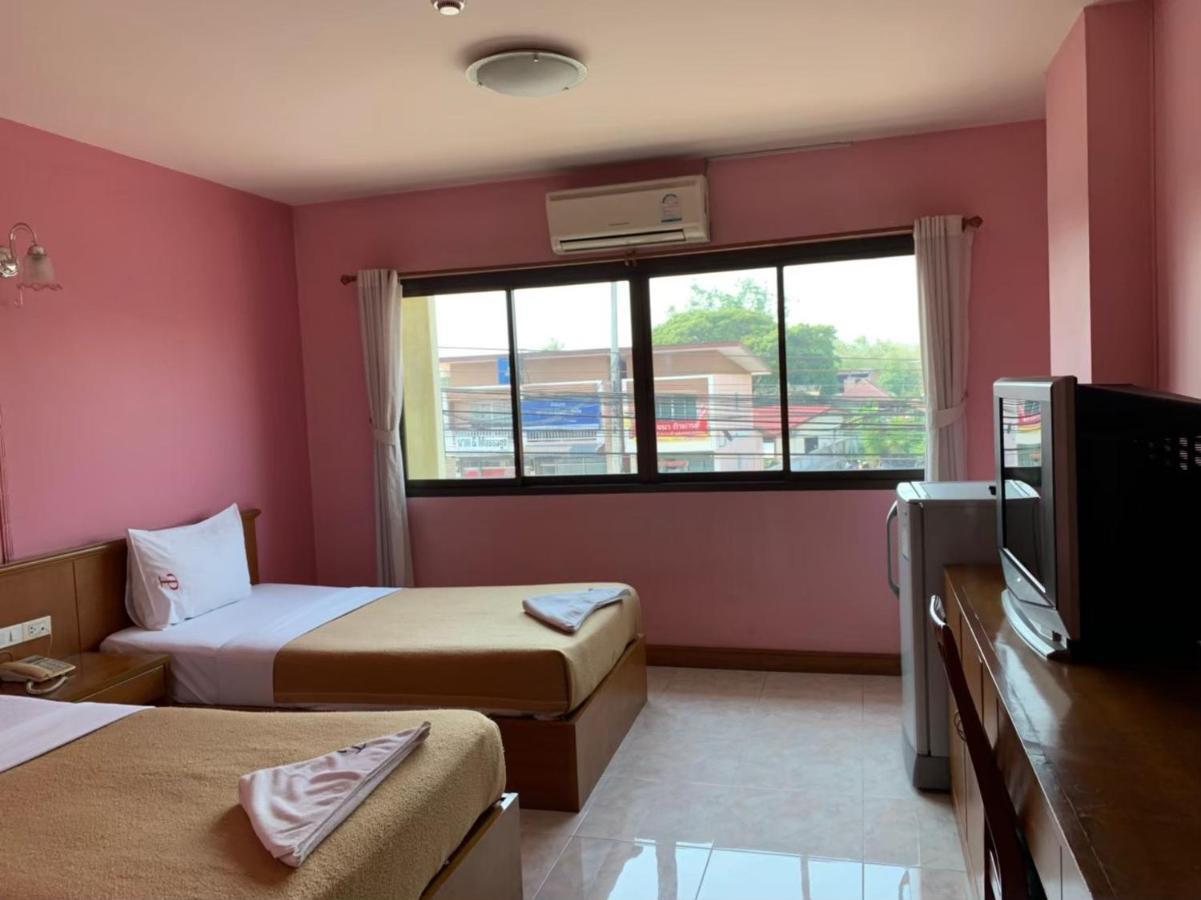 Pat Place Aparthotel Chiang Mai Bagian luar foto